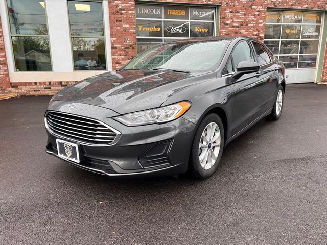 2020 ford fusion se