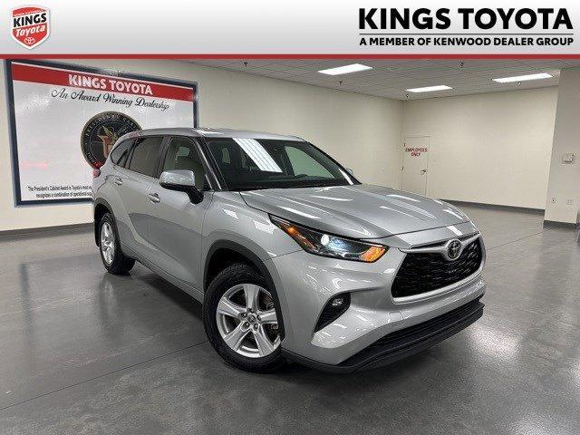 2023 toyota highlander le