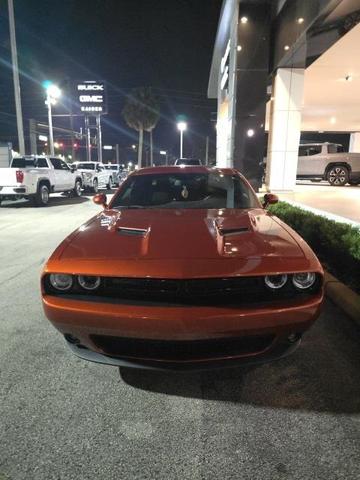 2022 dodge challenger sxt