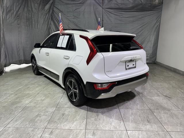 2023 kia niro sx