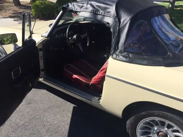 1976 mgb classic car convertible