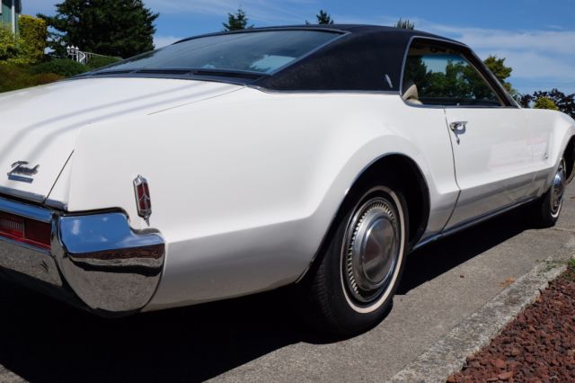 1969 oldsmobile toronado buckets seats/console automatic