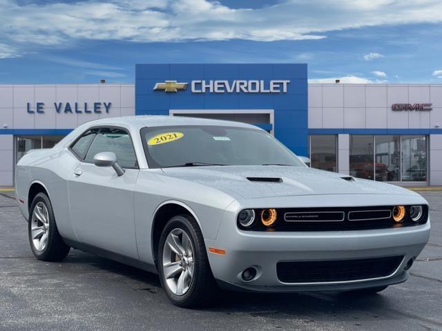 2021 dodge challenger sxt