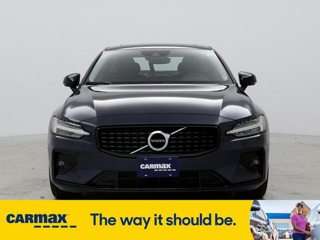 2022 volvo s60 b5 momentum