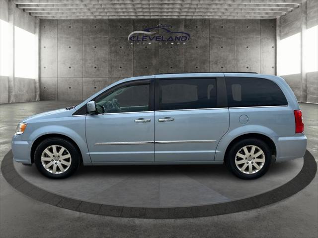 2016 chrysler town & country touring