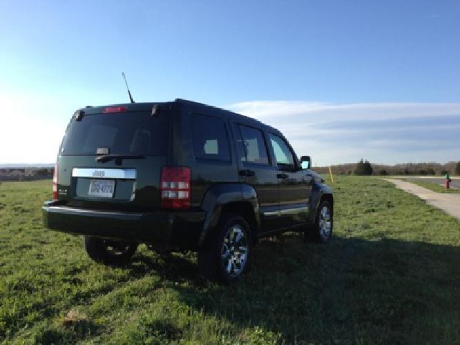 obo 2011 jeep liberty limited edition 4x4 - under 36,000 miles in stephens city, va