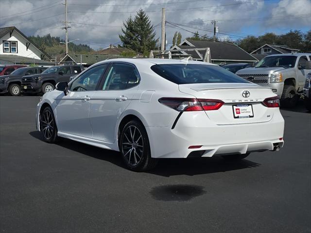 2021 toyota camry se