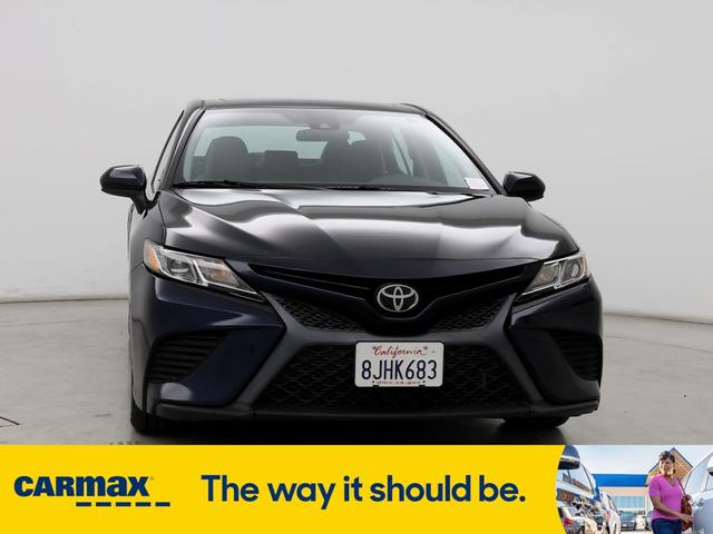 2019 toyota camry se
