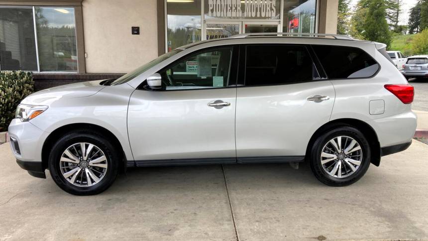 2020 nissan pathfinder sv
