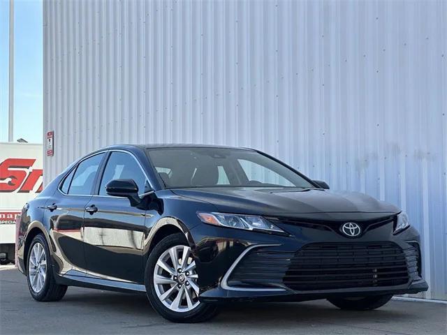 2024 toyota camry le