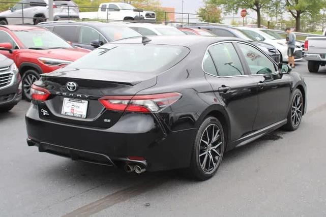2022 toyota camry se