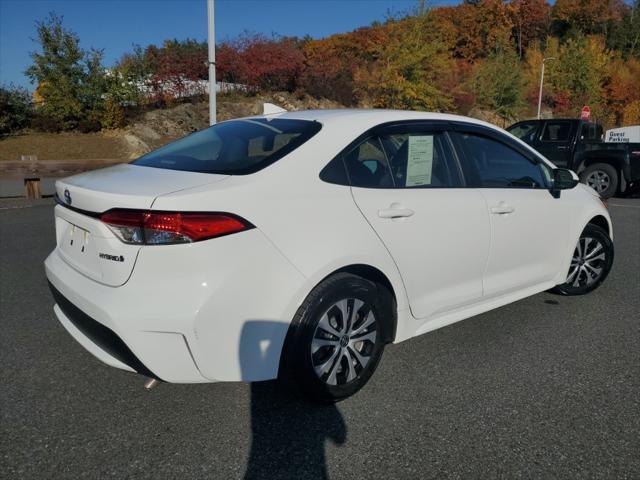 2022 toyota corolla hybrid le