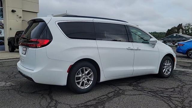 2022 chrysler pacifica touring l