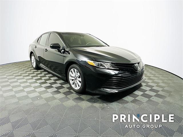 2018 toyota camry le