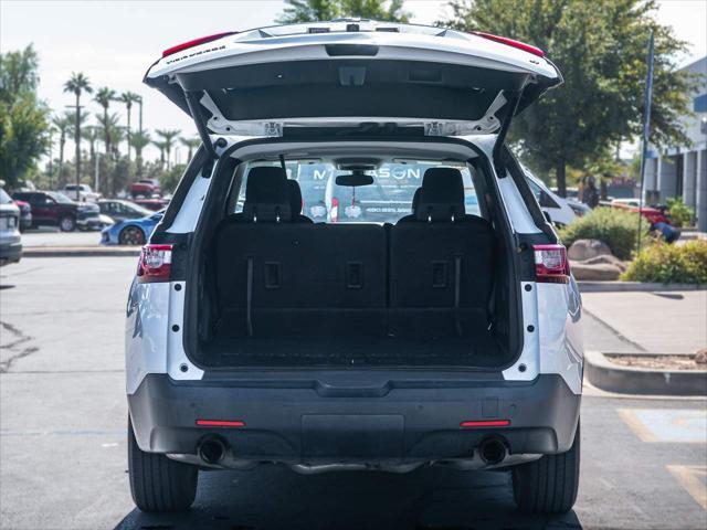 2018 chevrolet traverse lt cloth