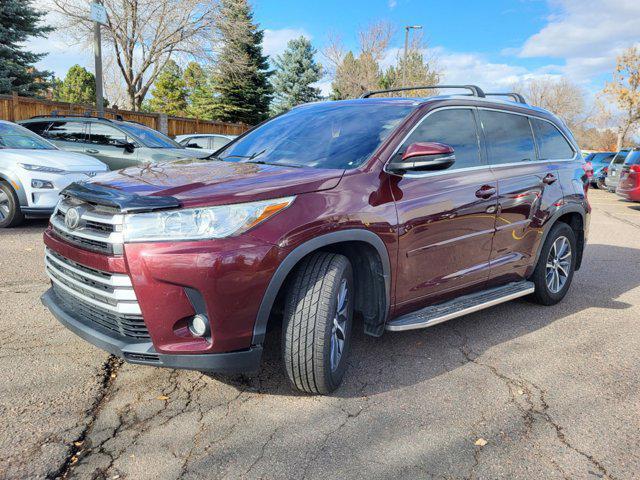 2018 toyota highlander se