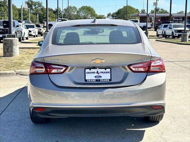2022 chevrolet malibu fwd lt