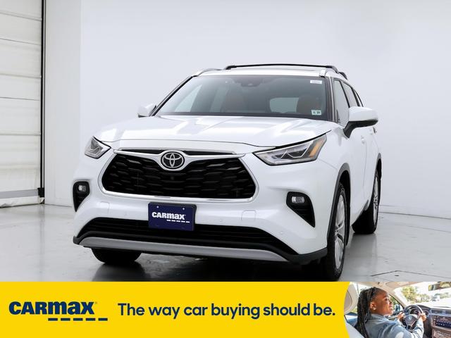 2022 toyota highlander platinum