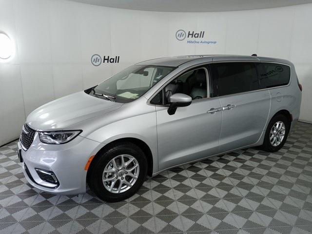 2023 chrysler pacifica touring-l