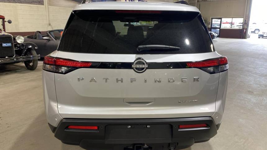 2023 nissan pathfinder sv