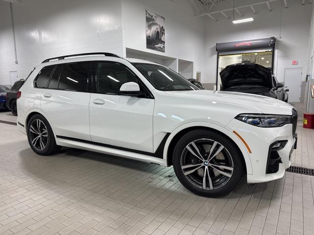 2022 bmw x7 m50i