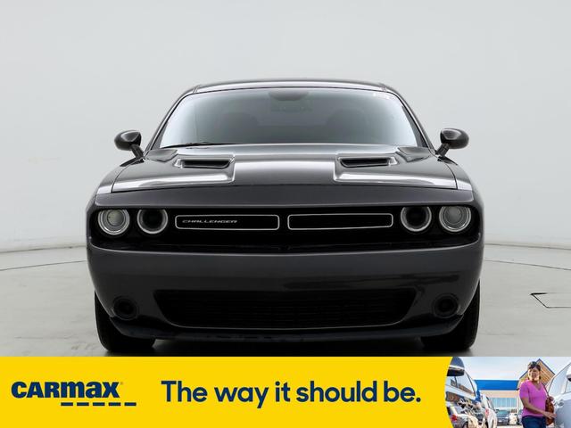 2015 dodge challenger sxt