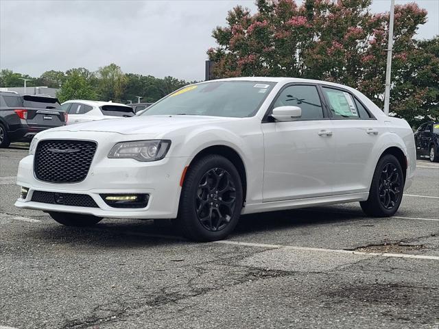 2023 chrysler 300 touring