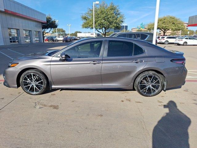 2024 toyota camry se