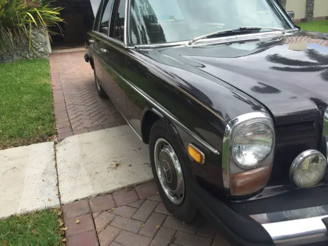 1975 mercedes-benz 300d base sedan 4-door 3.0l
