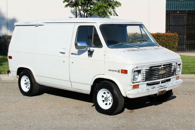 california original, 1973 chevy "shorty" panel van 100% rust free (310)259-5383