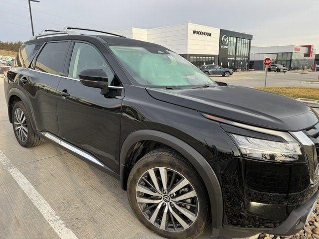 2022 nissan pathfinder platinum in omaha, nebraska