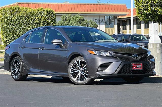 2019 toyota camry se