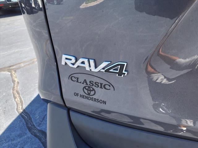 2022 toyota rav4 xle