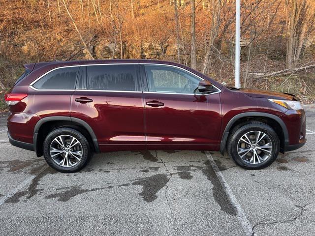 2018 toyota highlander le