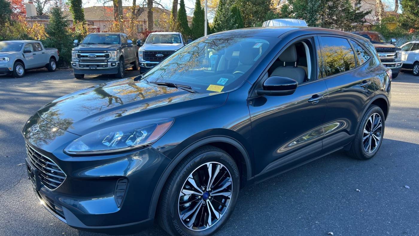 2022 ford escape se
