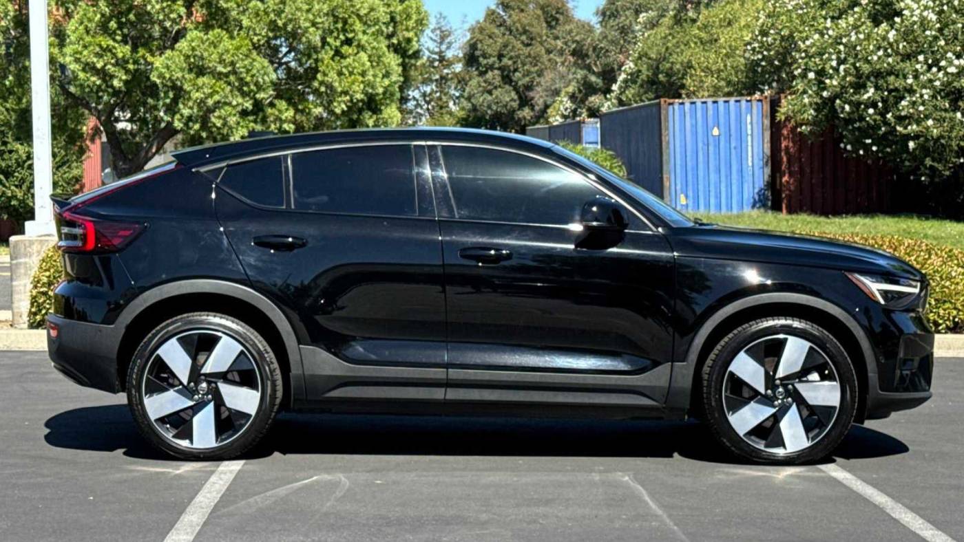 2022 volvo c40 recharge pure electric p8