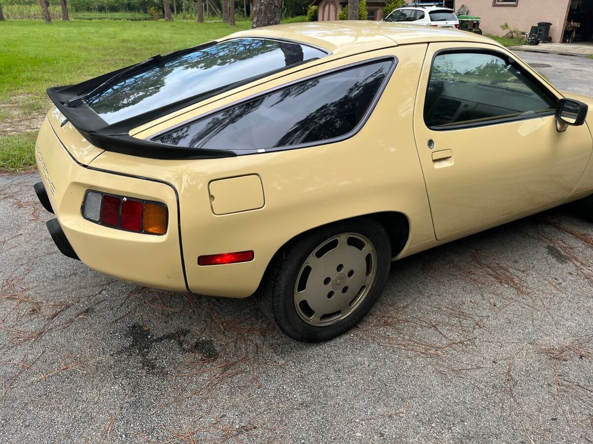 ???? 1982 porsche 928 manual trans - 43k miles - original - stock - runs & drives