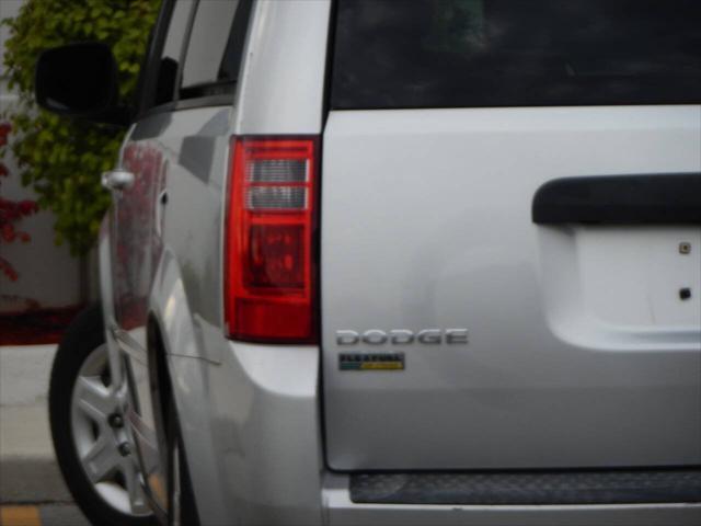 2010 dodge grand caravan se