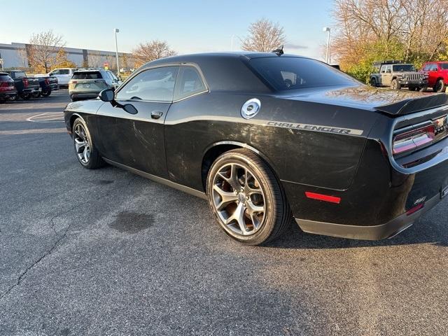 2015 dodge challenger sxt