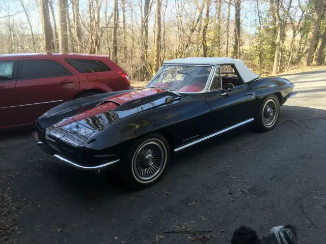 convertible, factory automatic,427. very rare, only 200 made, tri-power, 400 hp