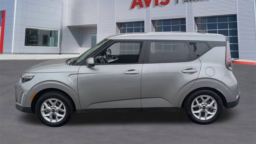 2023 kia soul lx