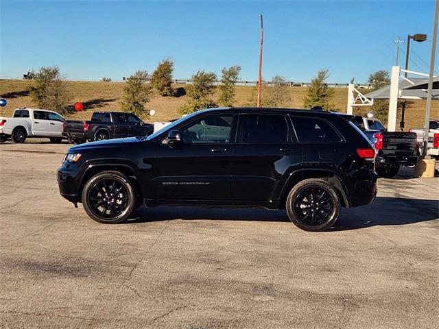 2022 jeep grand cherokee laredo