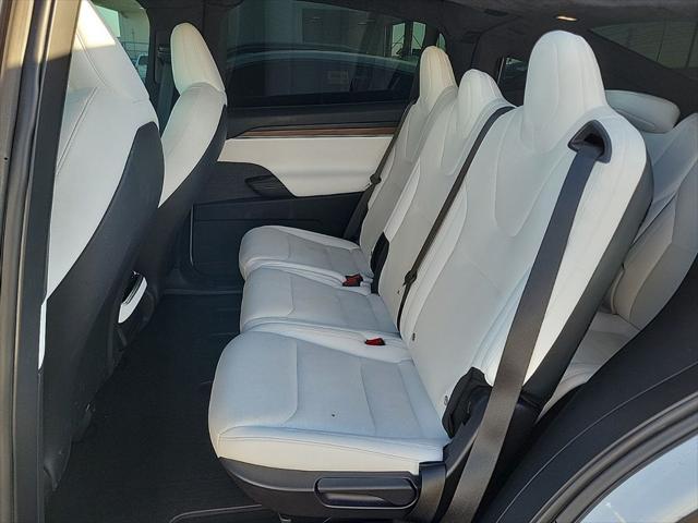2023 tesla model x base