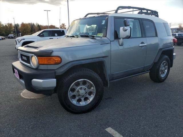 2011 toyota fj cruiser base