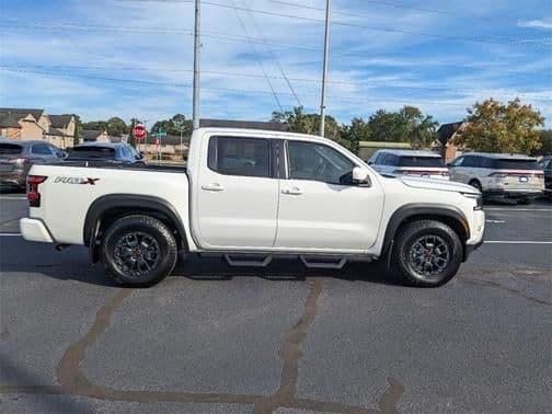 2023 nissan frontier in saint paul, minnesota