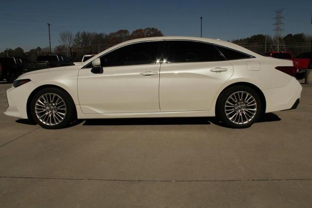 2022 toyota avalon limited