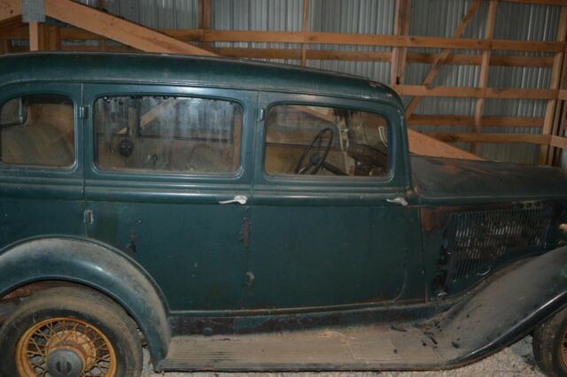 1933 plymouth sedan. 4 doors, running board, back seat, manual transmission
