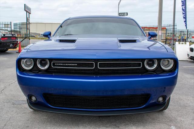 2020 dodge challenger sxt