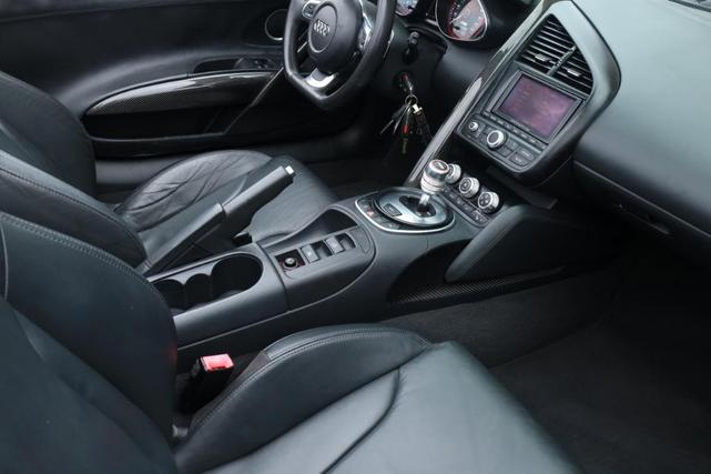 2011 audi r8 5.2 quattro spyder