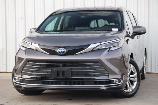 2022 toyota sienna platinum 7 passenger